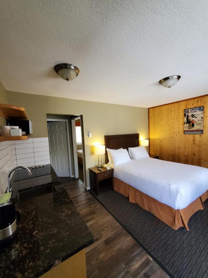 Alpine Inn & Suites Nelson Buitenkant foto