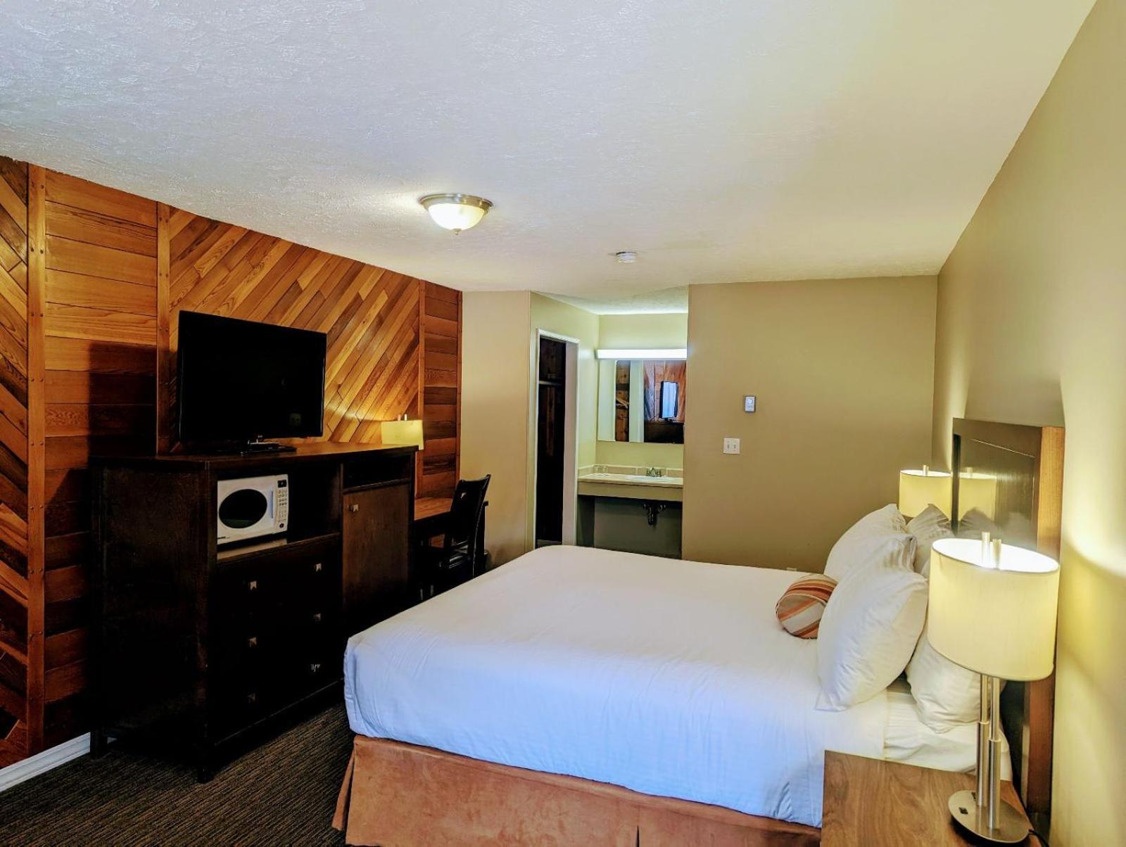 Alpine Inn & Suites Nelson Buitenkant foto