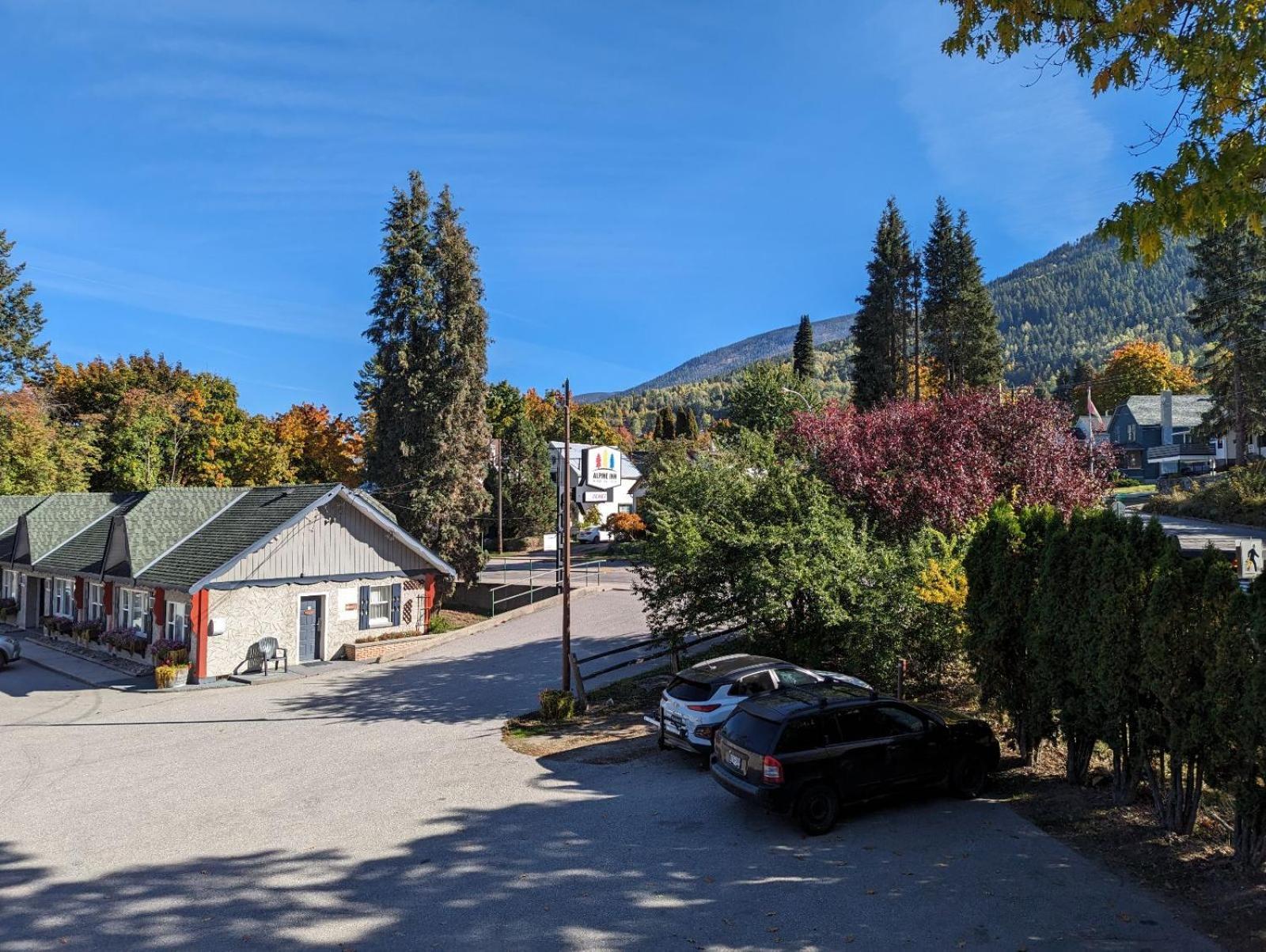 Alpine Inn & Suites Nelson Buitenkant foto