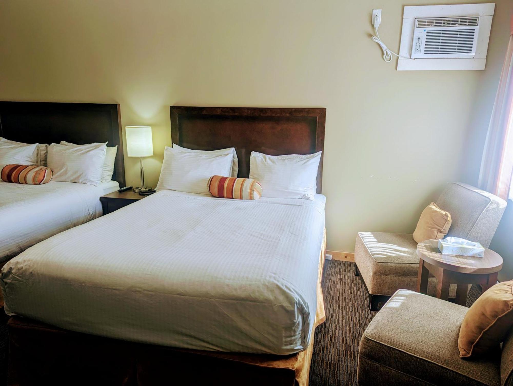 Alpine Inn & Suites Nelson Buitenkant foto