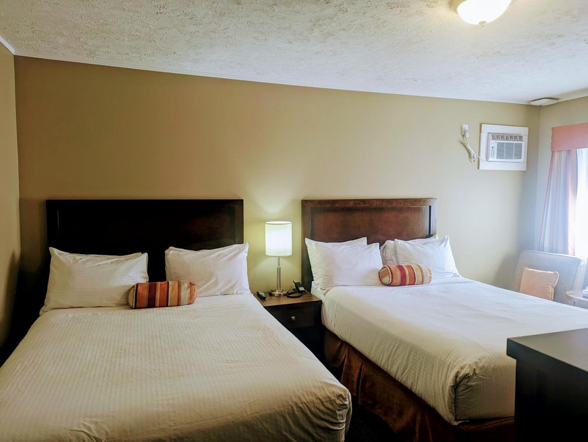 Alpine Inn & Suites Nelson Buitenkant foto