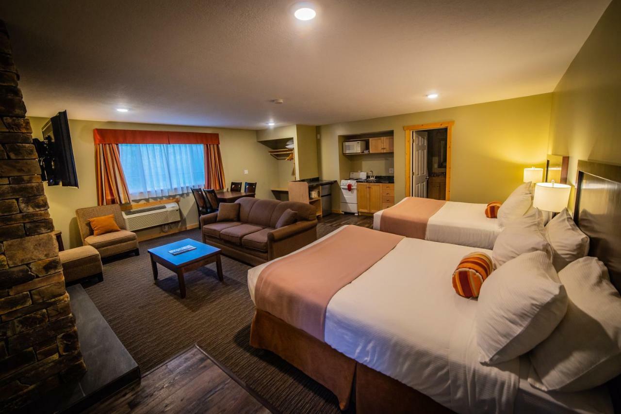 Alpine Inn & Suites Nelson Buitenkant foto