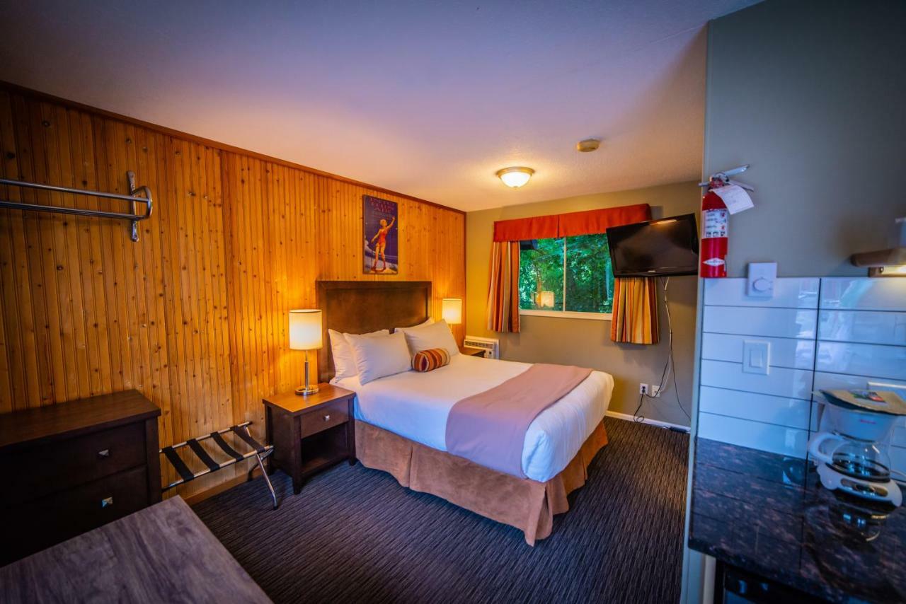 Alpine Inn & Suites Nelson Buitenkant foto