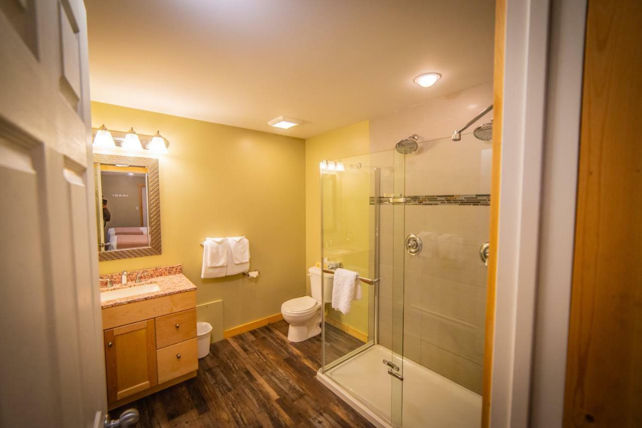 Alpine Inn & Suites Nelson Buitenkant foto