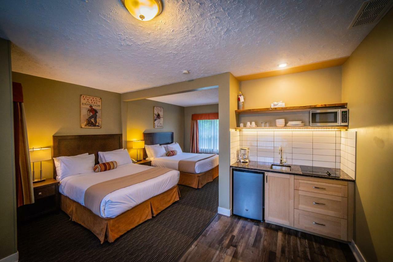 Alpine Inn & Suites Nelson Buitenkant foto