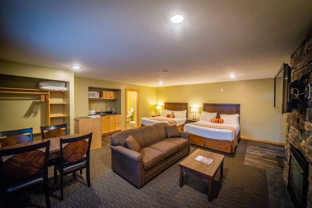 Alpine Inn & Suites Nelson Buitenkant foto